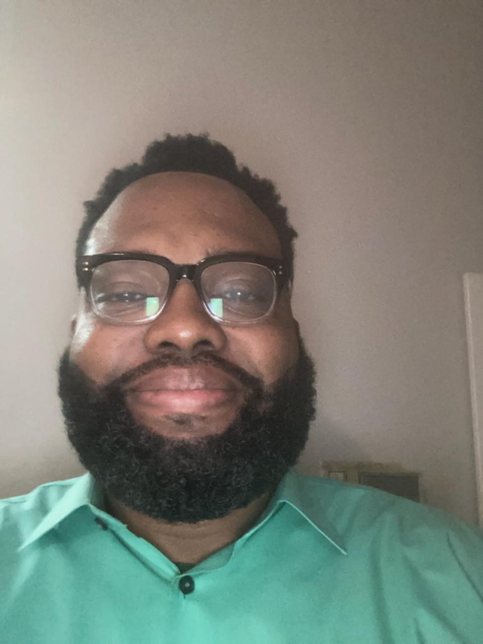 Profile photo 3 of 4