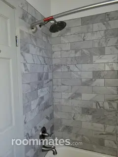 Room for rent in Bloomfield NJ $1000, house