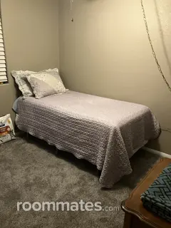 Room for rent in Henderson, NV $700, condo
