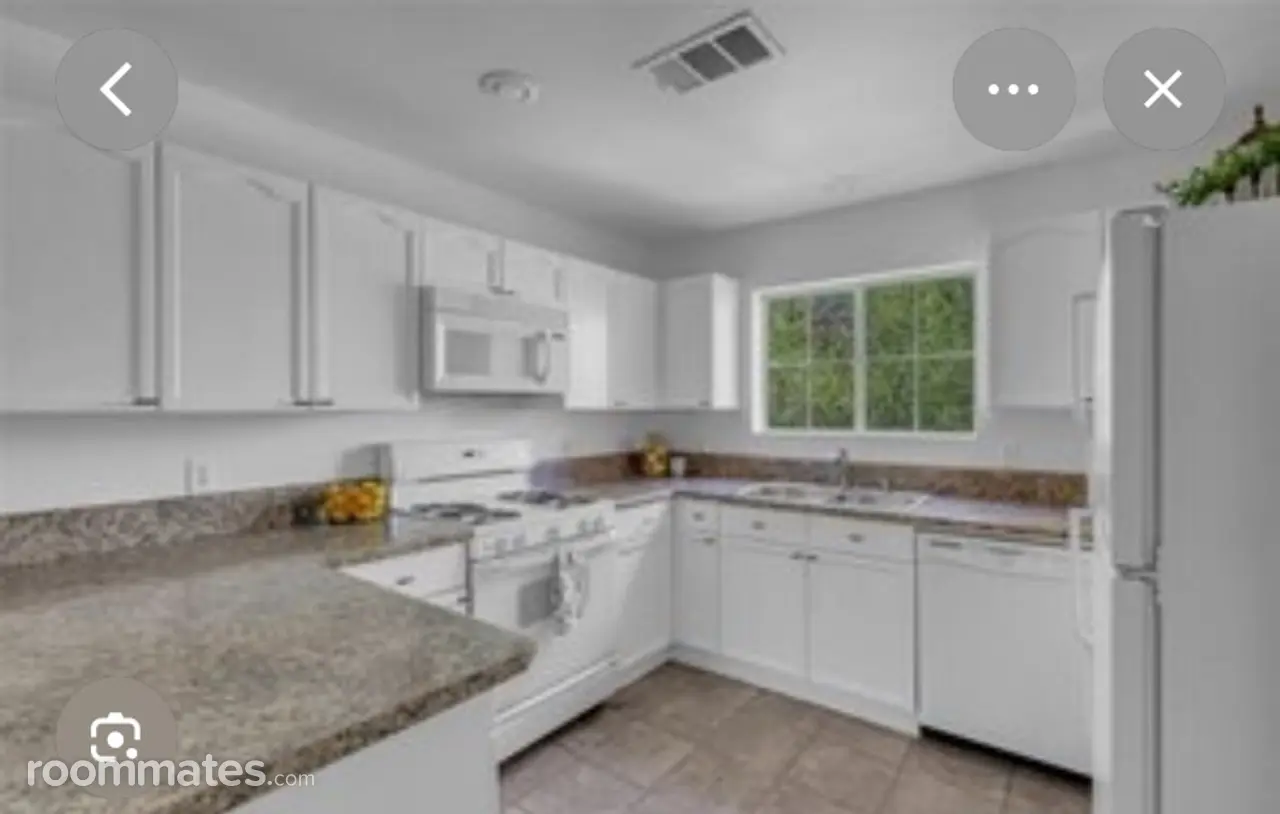 Profile photo 13 of 21