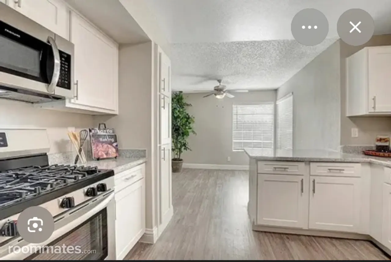 Profile photo 14 of 21