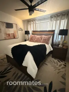 Room for rent in Palm Desert, CA $1200, house