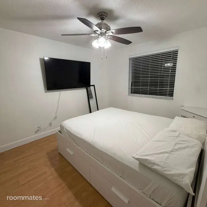 Room for rent in Sunrise, FL $900, house