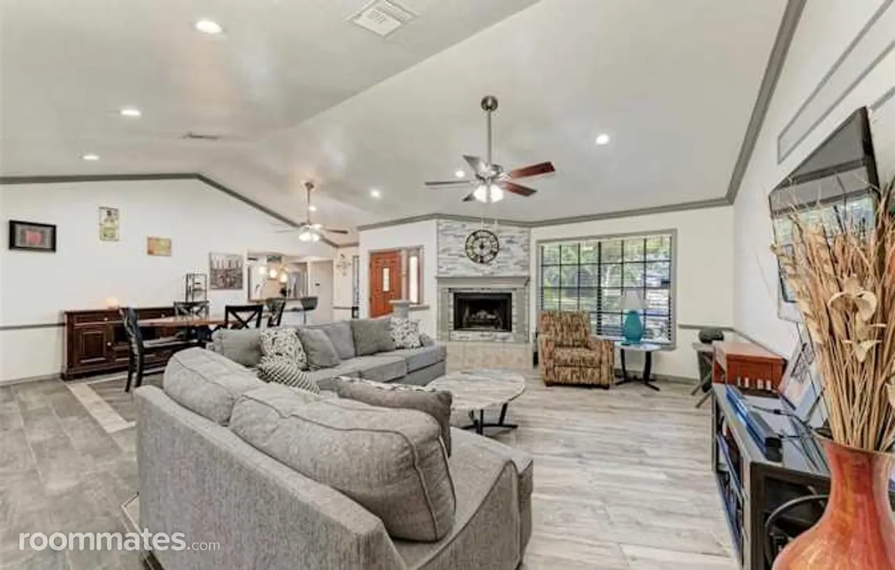 Profile photo 1 of 5