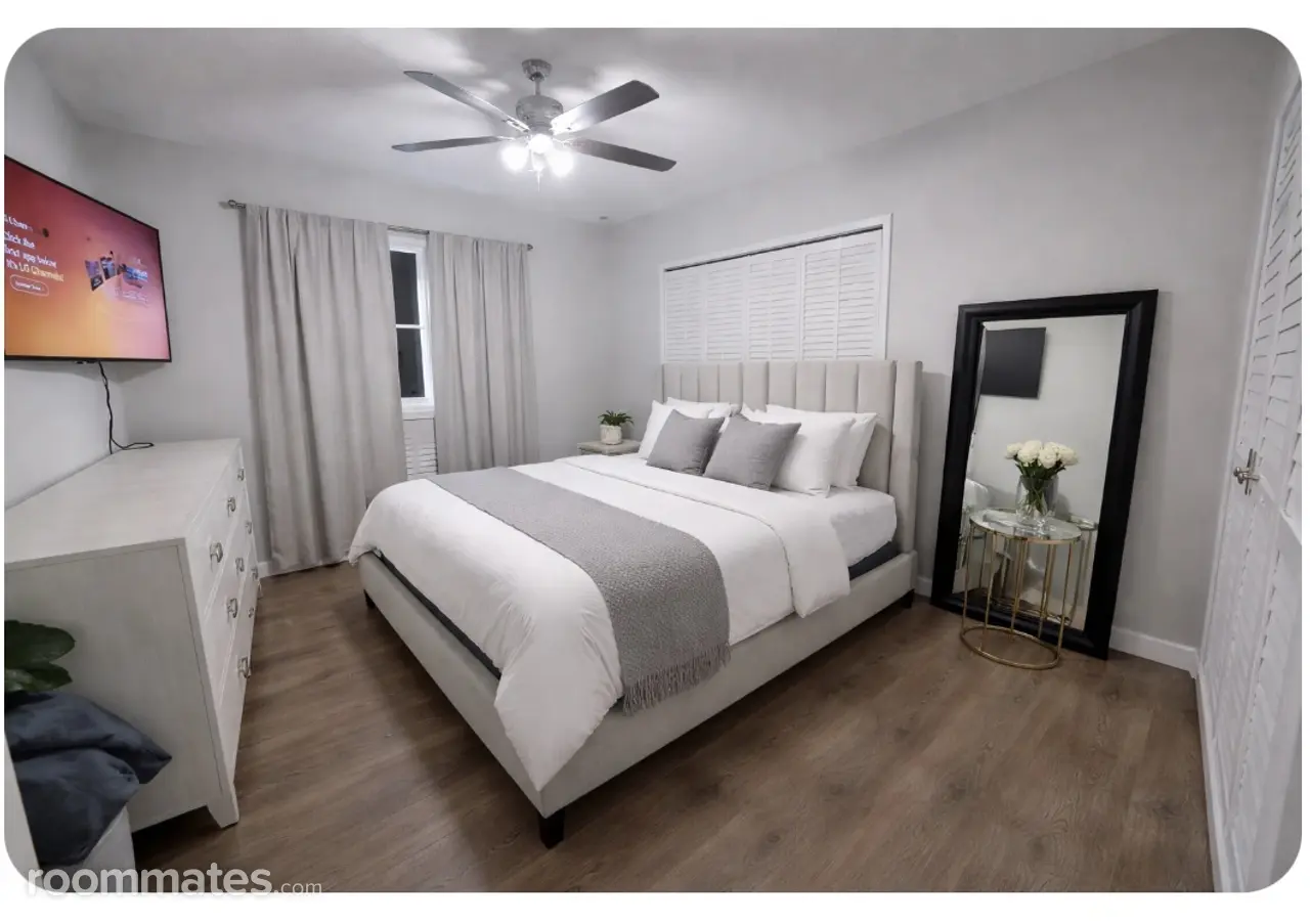 Profile photo 1 of 11