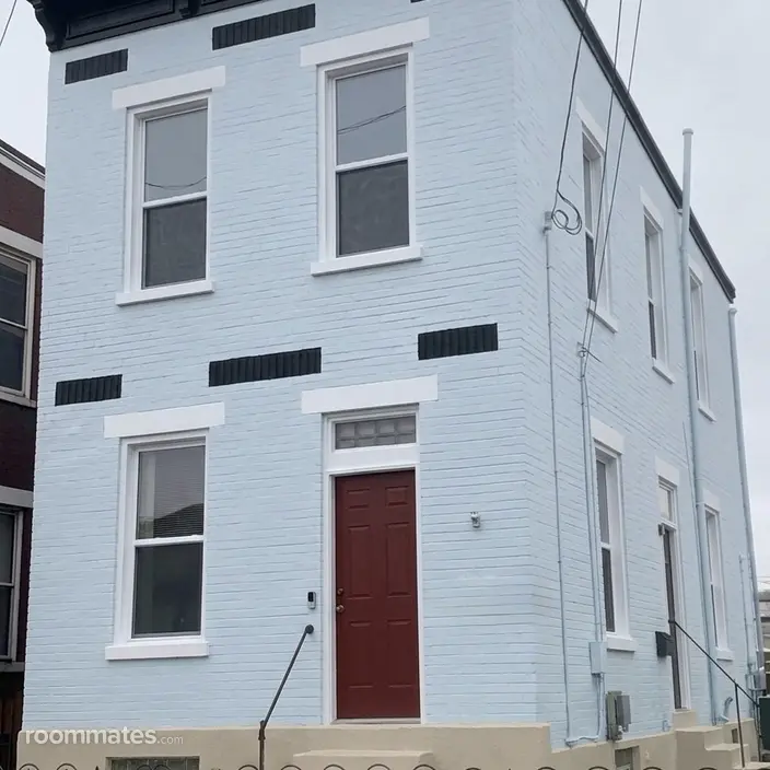 Room for rent in Newport KY $900, house