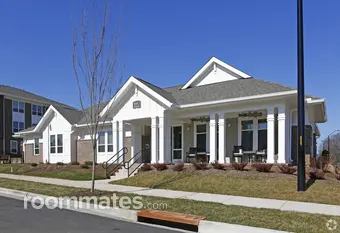 Room for rent in Raleigh, NC $750, townhouse