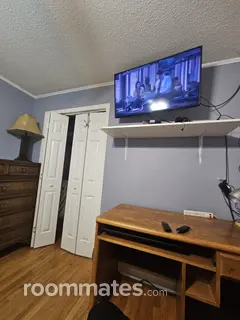 Room for rent in Leasburg, US $900, house