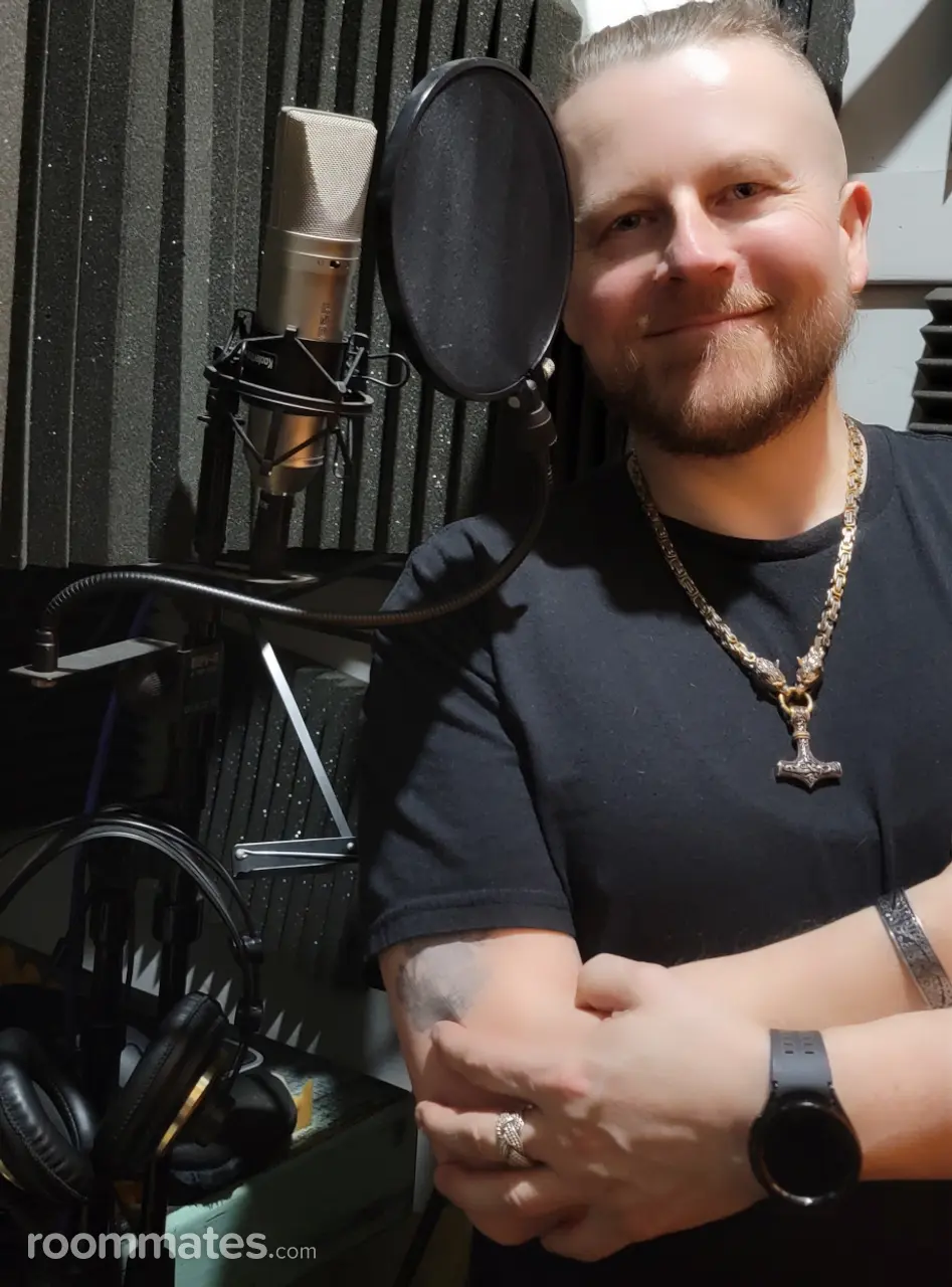 Profile photo 11 of 11