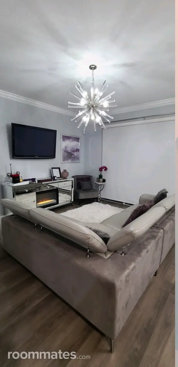 Profile photo 10 of 12