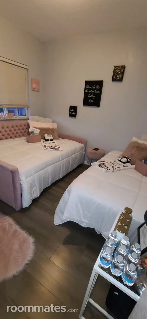 Profile photo 3 of 12