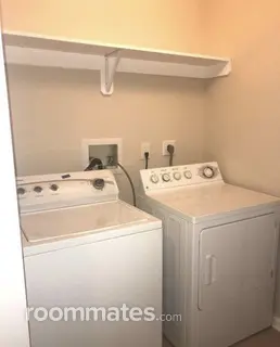 Room for rent in District Heights MD $800, townhouse