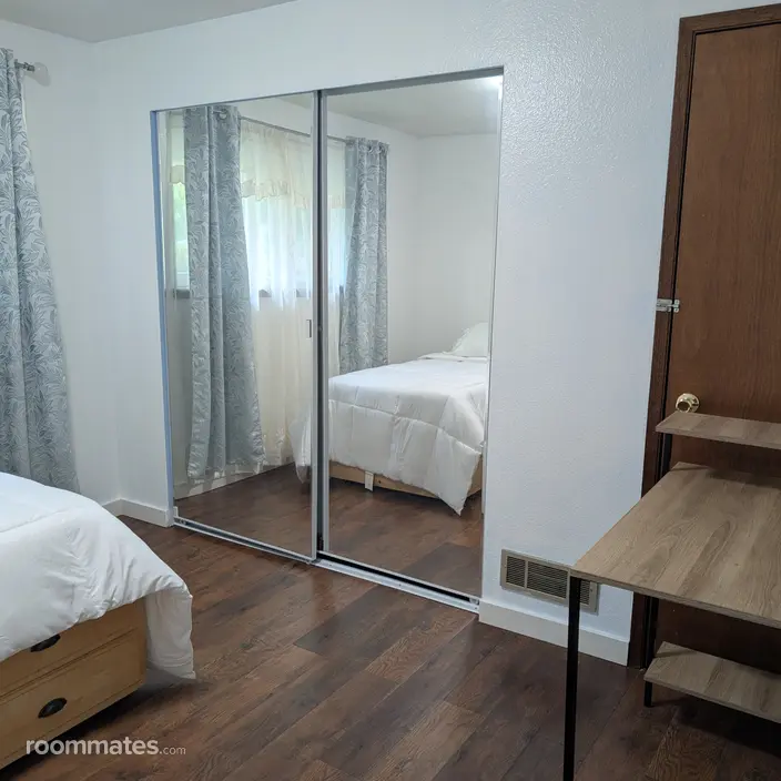 Room for rent in Lynnwood, WA $1000, house