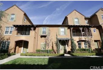 Room for rent in Anaheim, CA $1400, condo