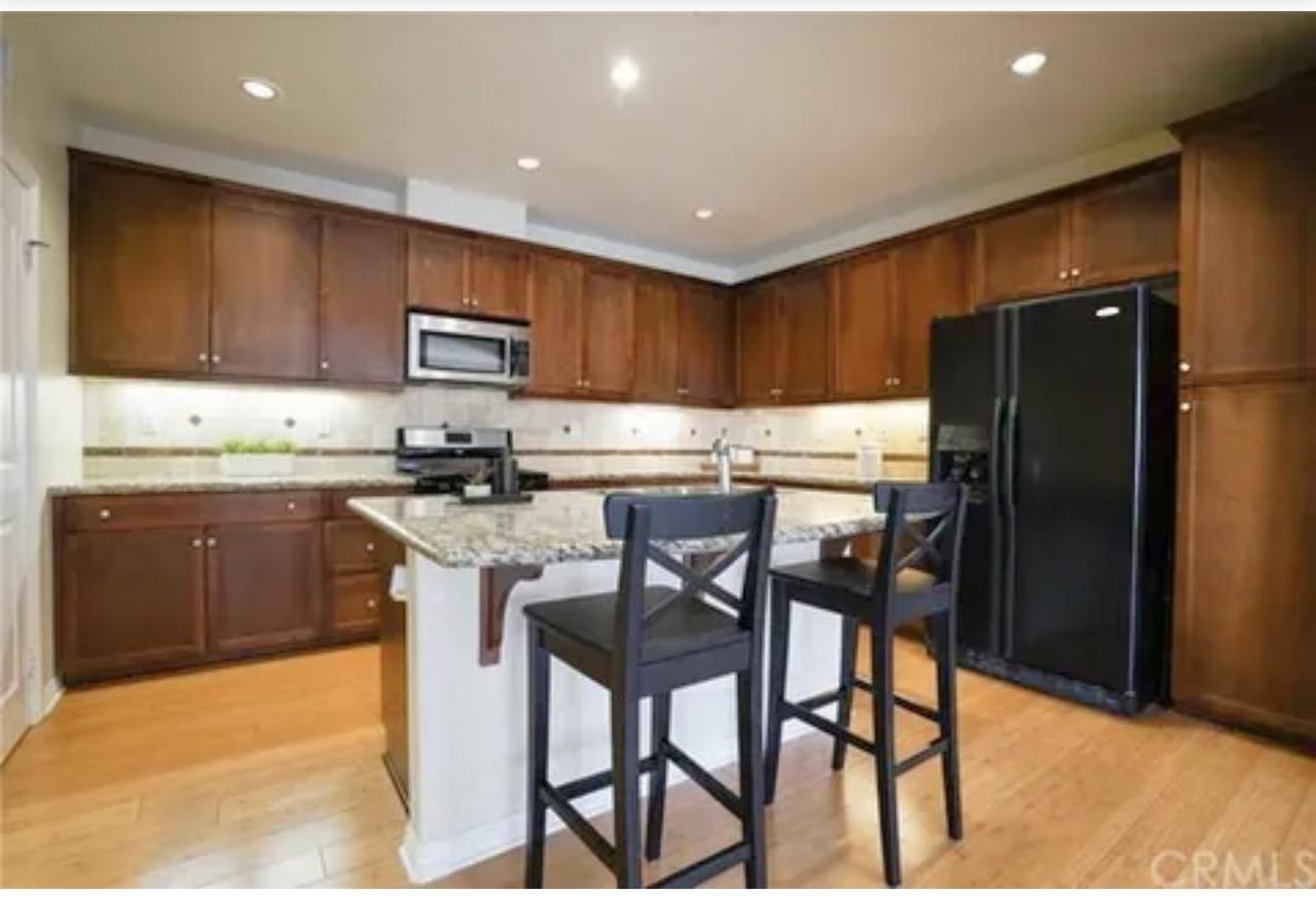 Profile photo 3 of 9