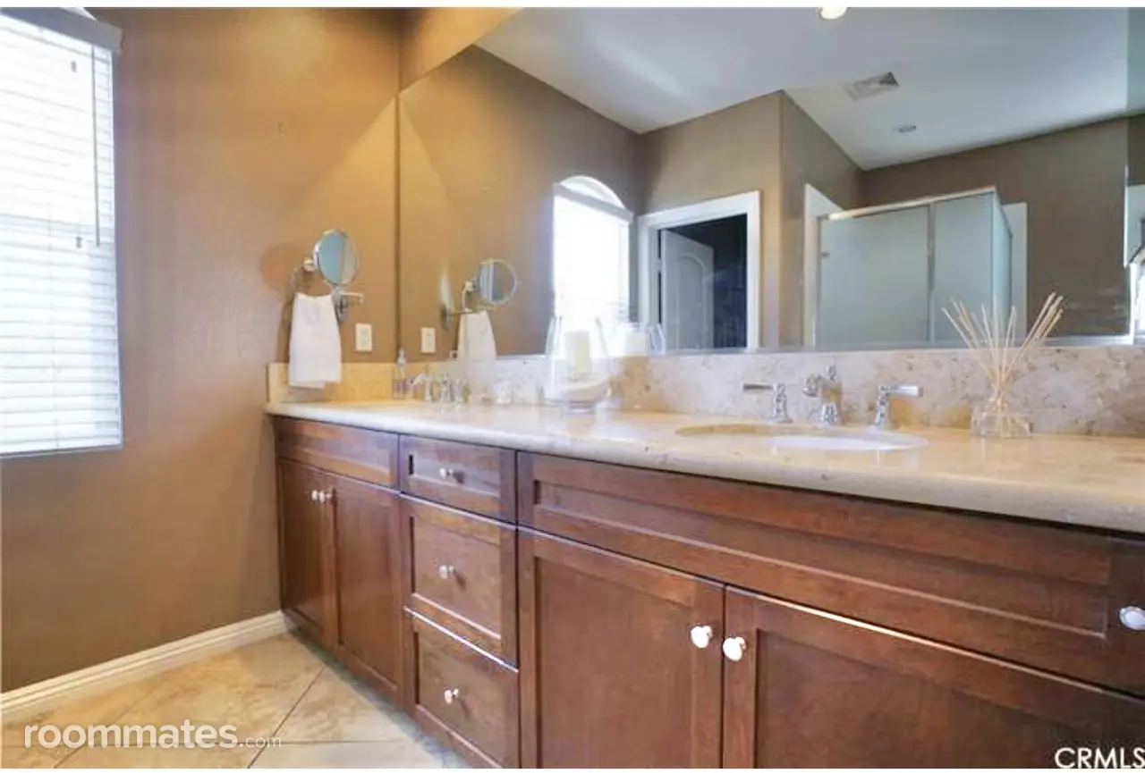 Profile photo 5 of 9