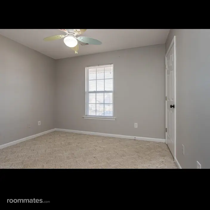 Room for rent in Taylors, SC $800, house