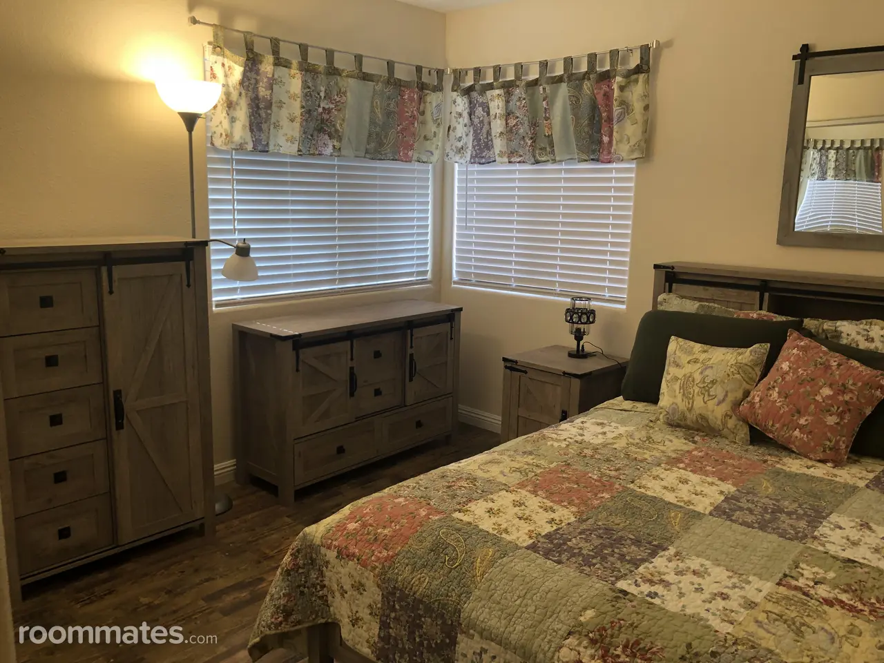 Profile photo 9 of 19