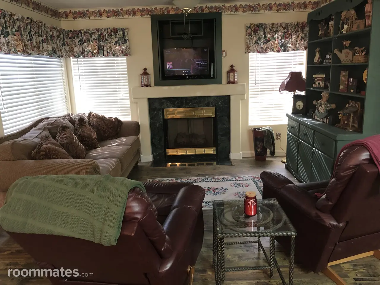 Profile photo 8 of 19