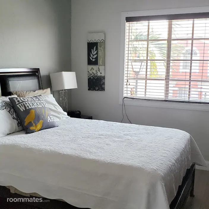Room for rent in Dania Beach, FL $1000, townhouse