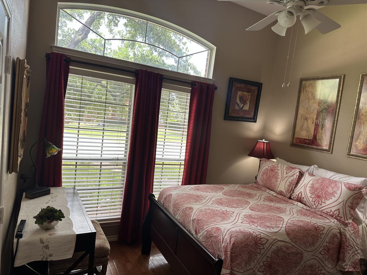 Profile photo 4 of 10