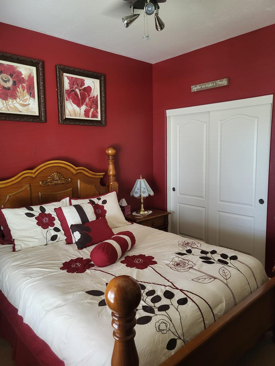 Profile photo 1 of 10