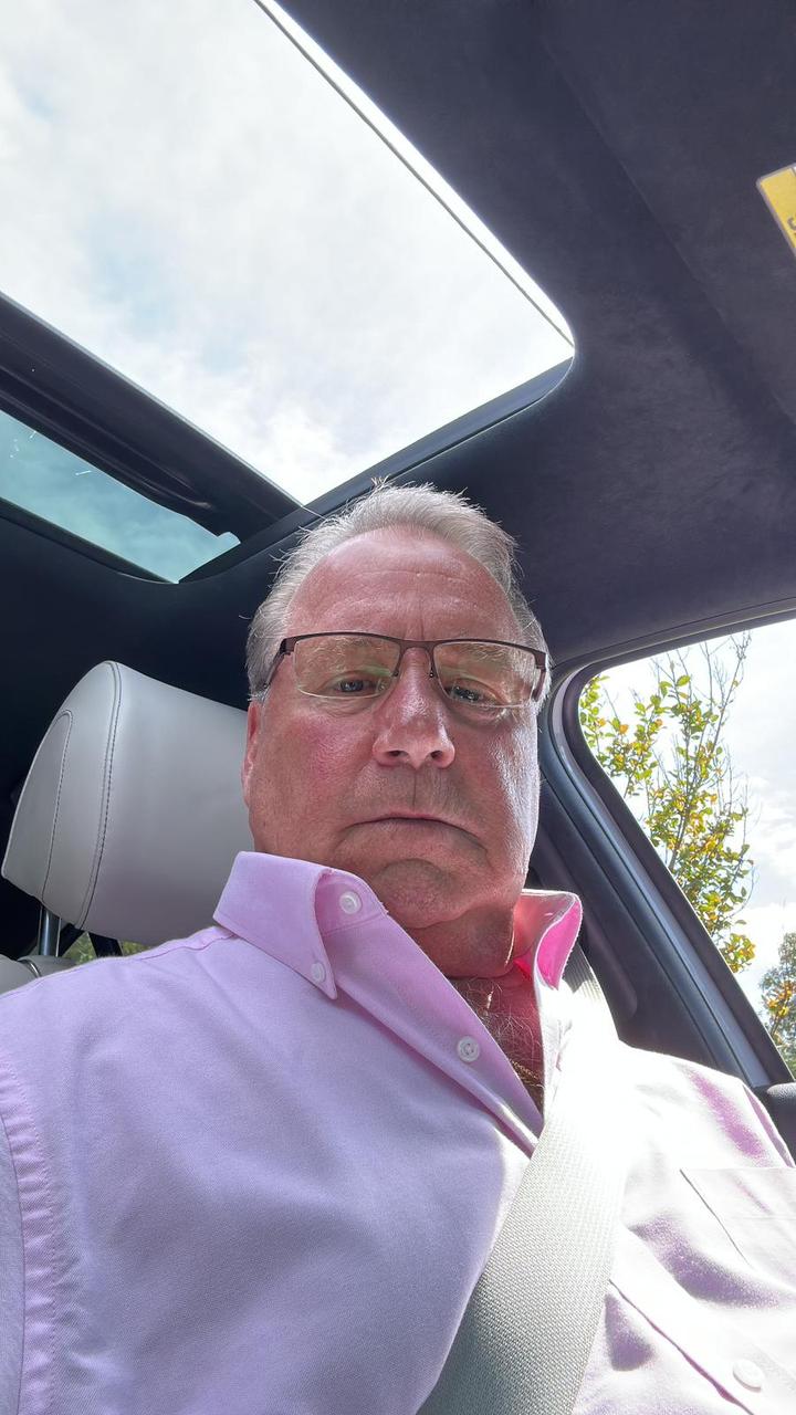 Profile photo 7 of 7