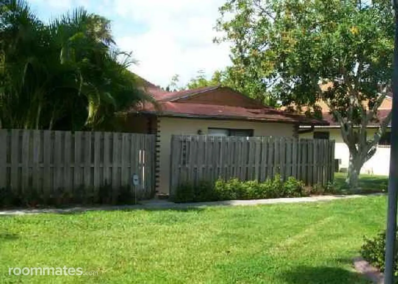 Profile photo 1 of 10