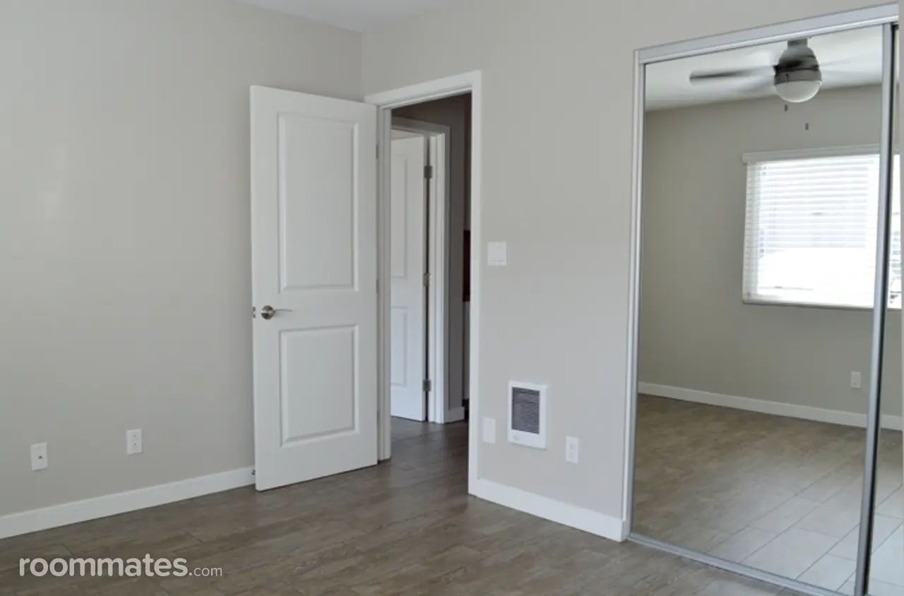 Profile photo 3 of 11