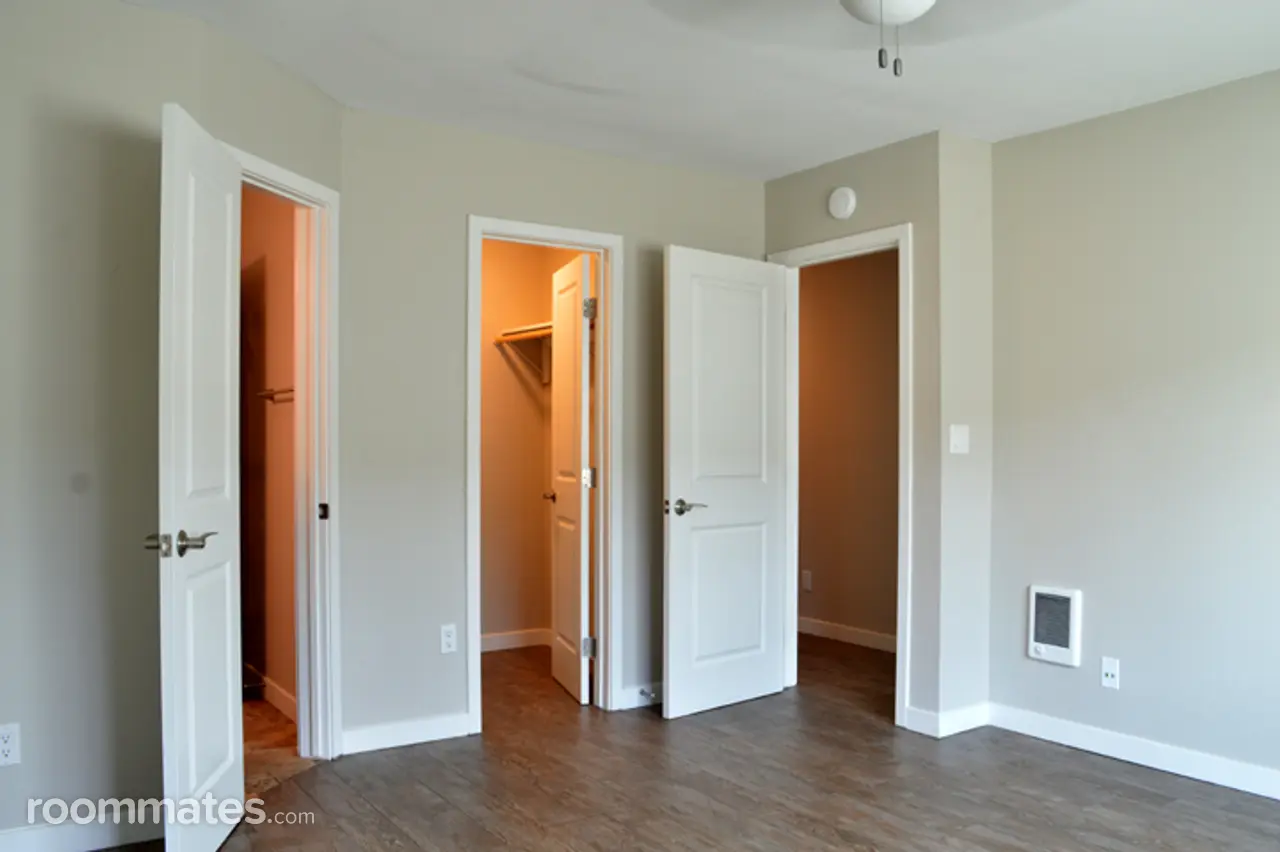 Profile photo 8 of 11