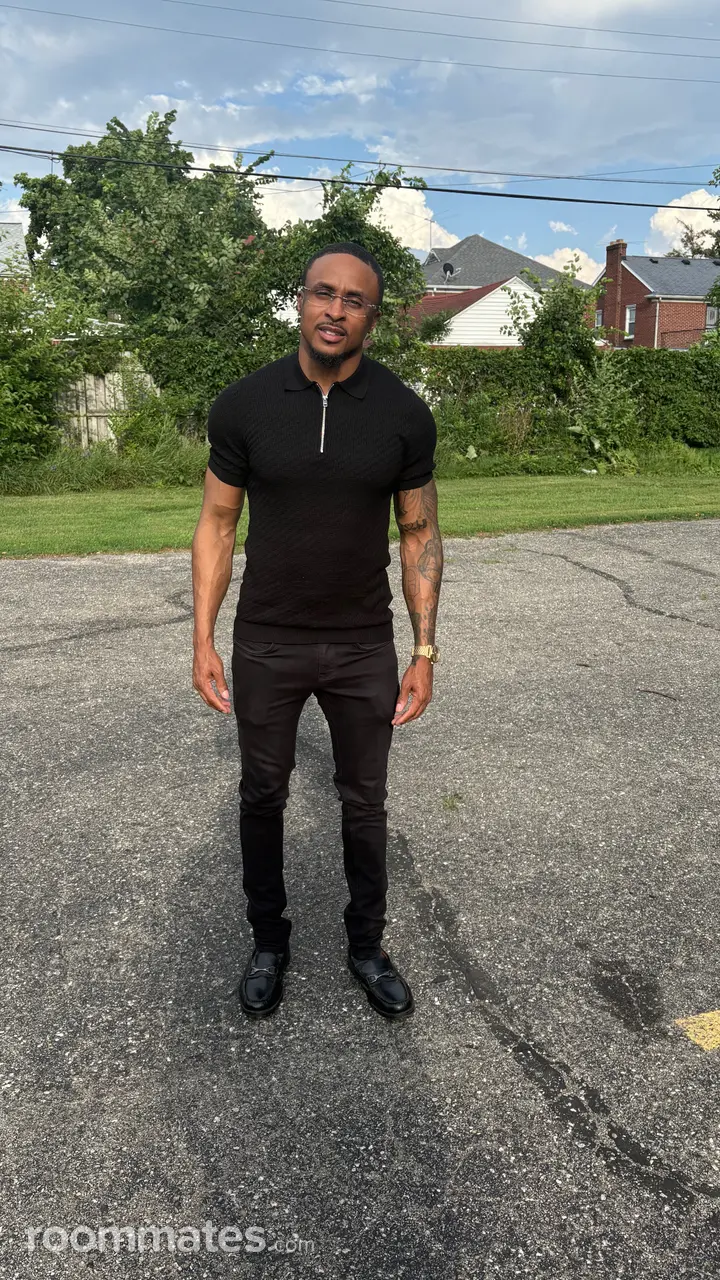 Profile photo 1 of 6