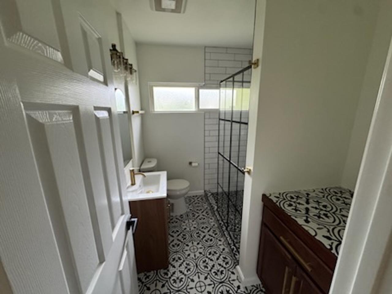 Profile photo 3 of 11