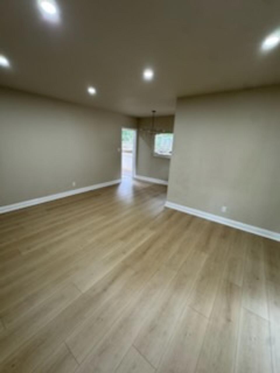 Profile photo 10 of 11