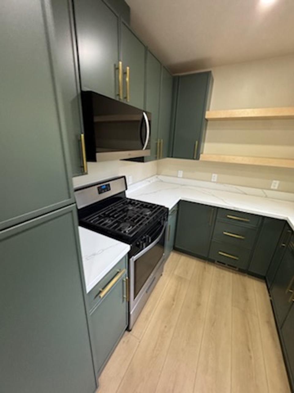 Profile photo 4 of 11