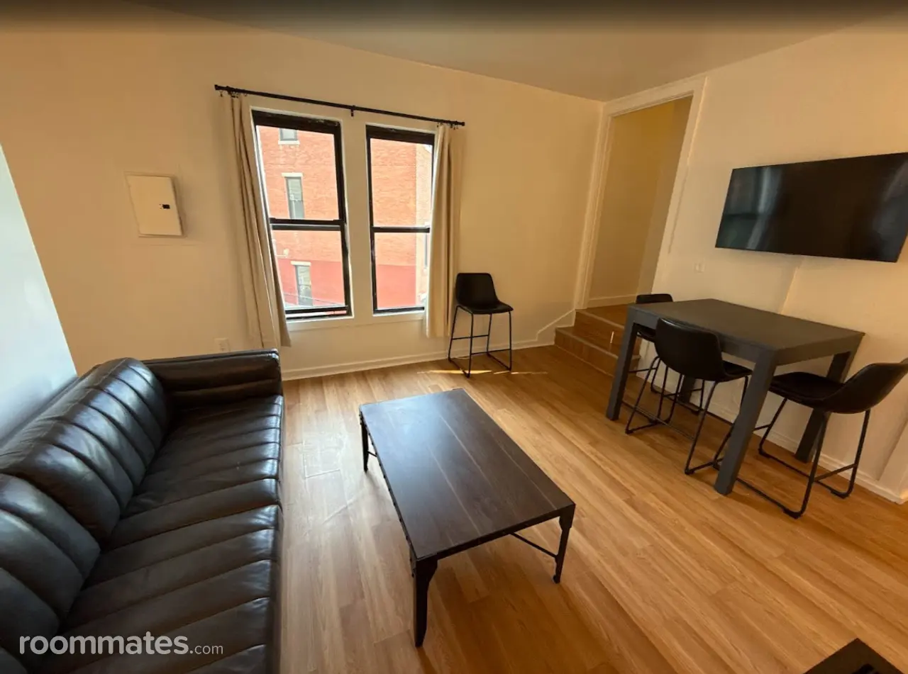 Profile photo 4 of 8