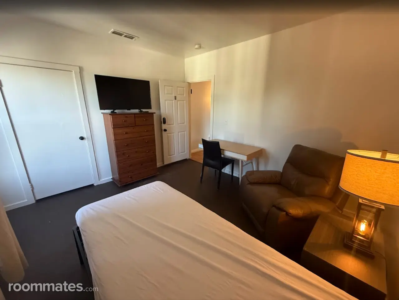 Profile photo 1 of 8