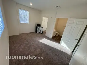 Room for rent in Downey CA $1190, condo