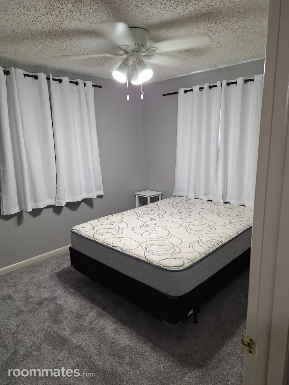 Profile photo 7 of 14