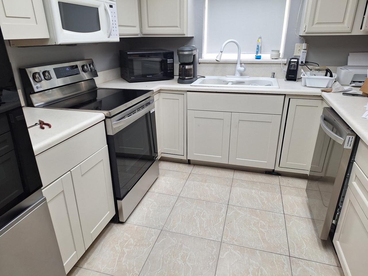 Profile photo 13 of 14