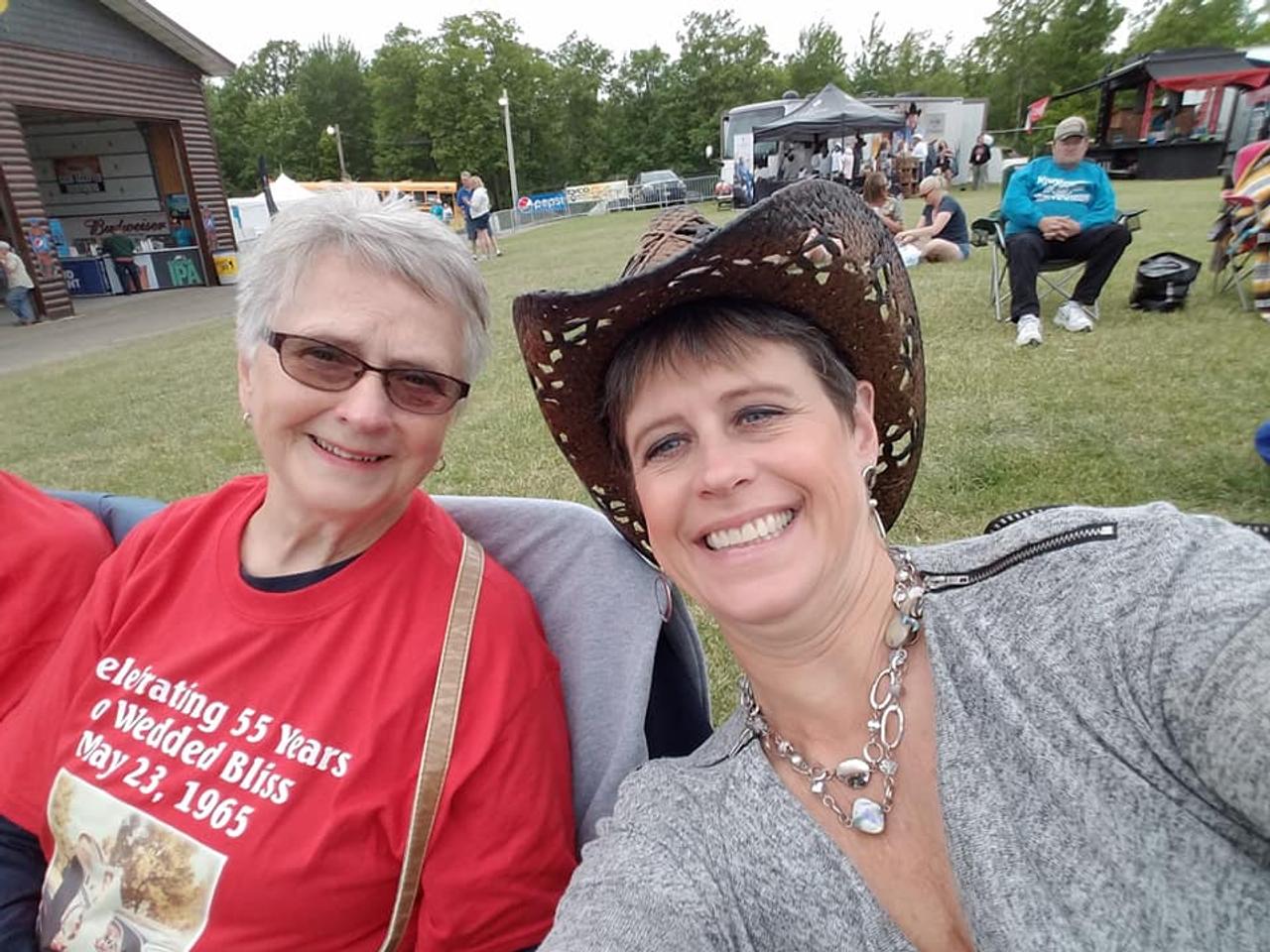 Profile photo 4 of 4