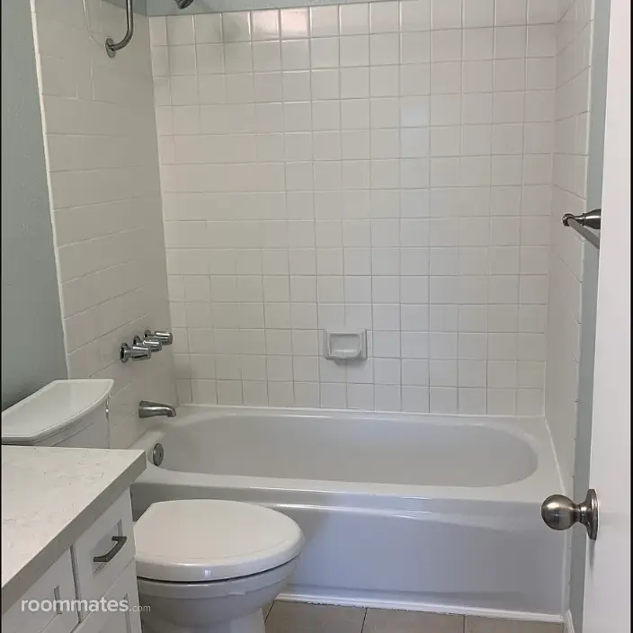 Room for rent in El Cajon, CA $1325, condo