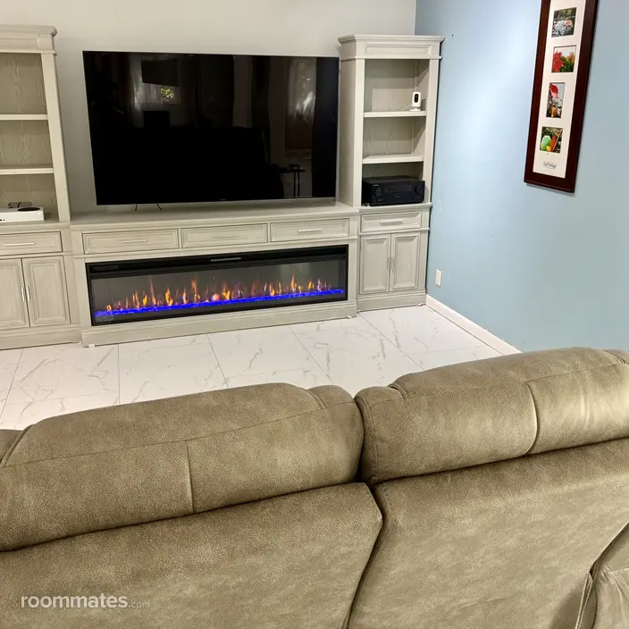 Room for rent in St. Petersburg FL $1025, house