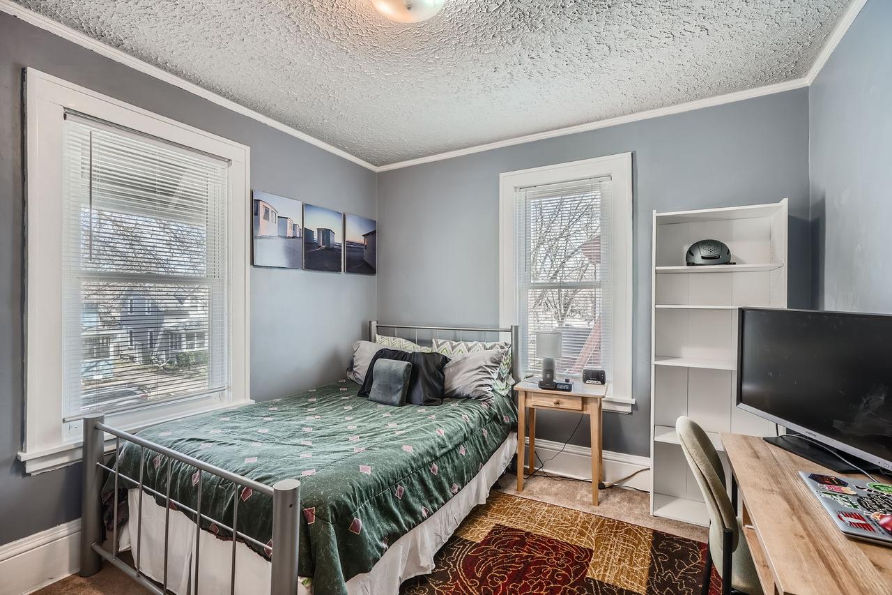 Profile photo 2 of 10