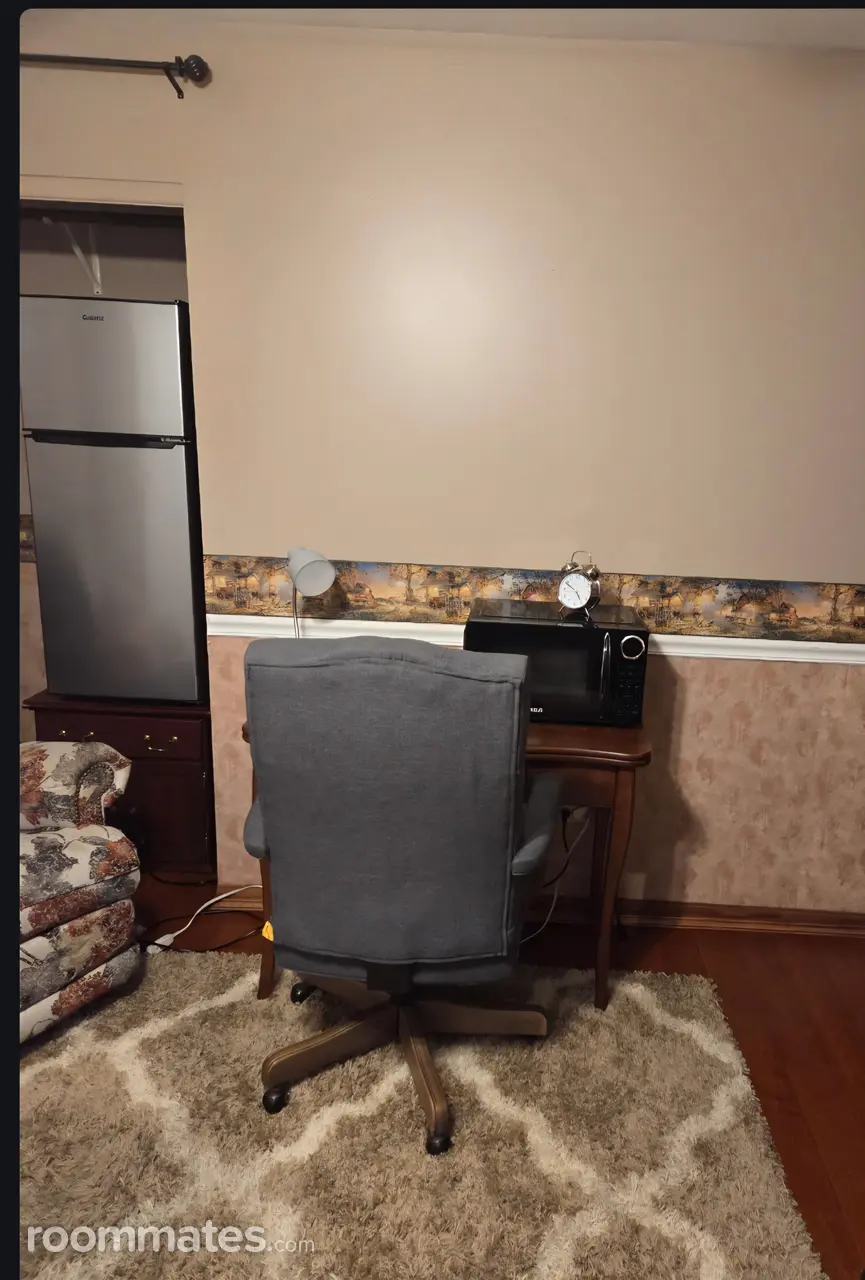 Profile photo 4 of 10