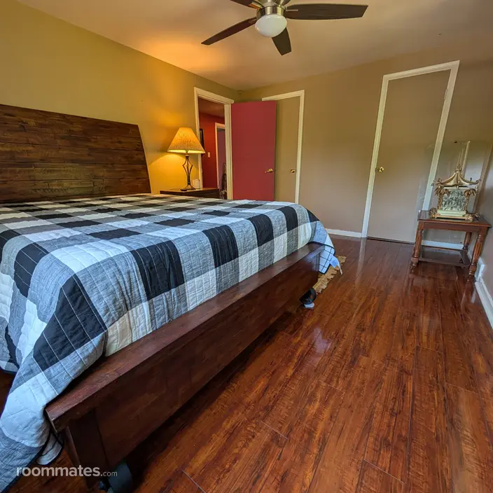 Room for rent in Pittsburgh, PA $975, house