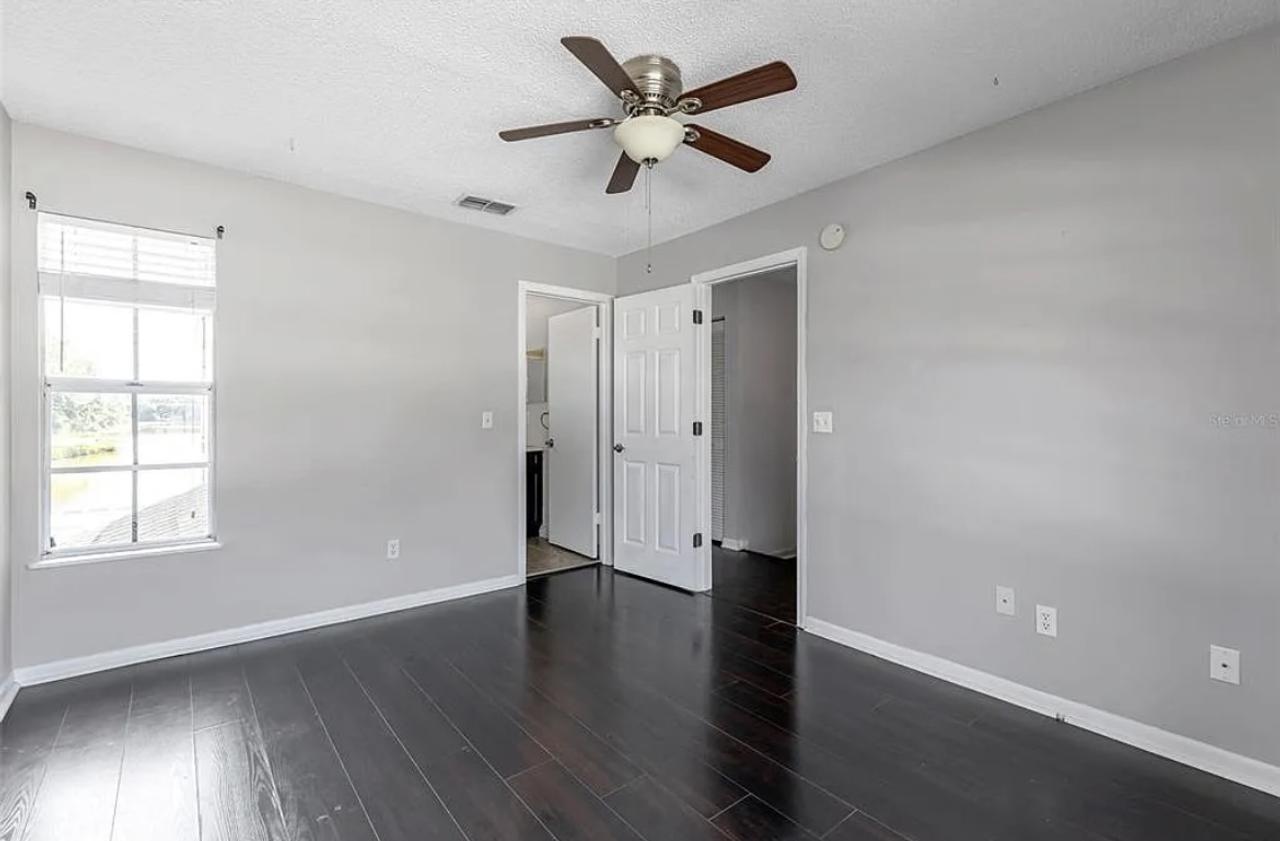 Profile photo 6 of 18