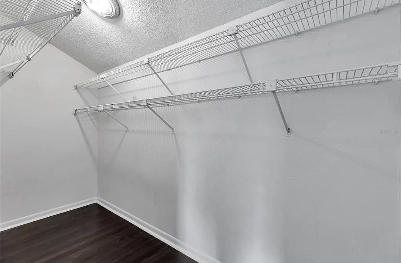 Profile photo 7 of 18