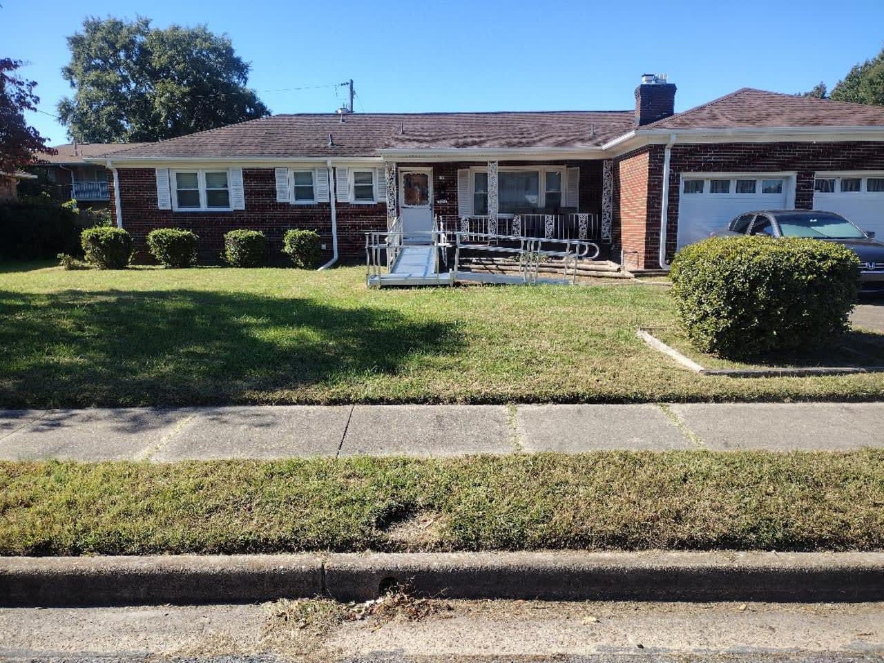 Profile photo 8 of 8