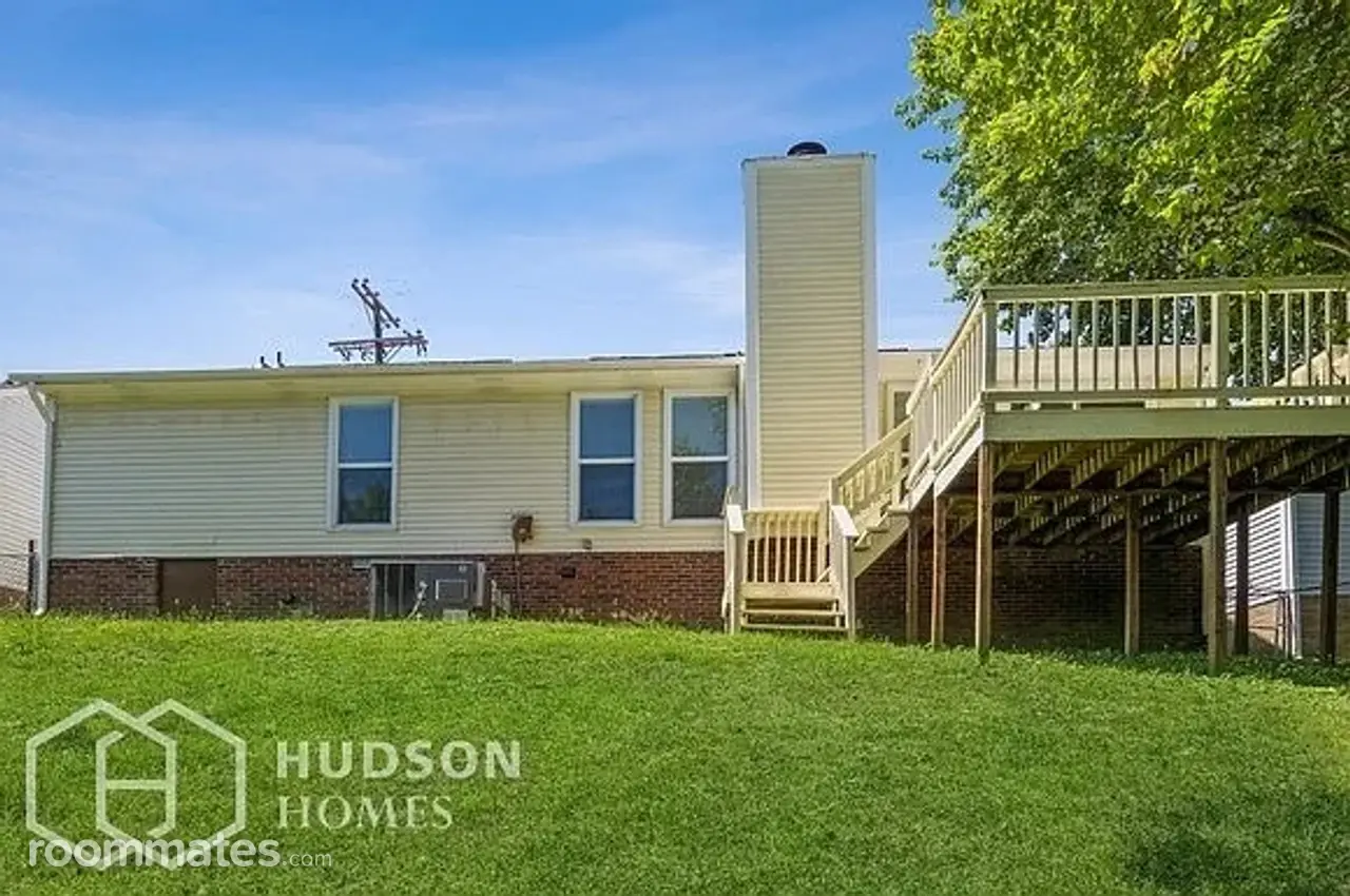 Profile photo 10 of 14