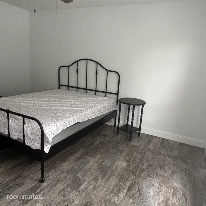 Room for rent in Oviedo FL $1000, condo